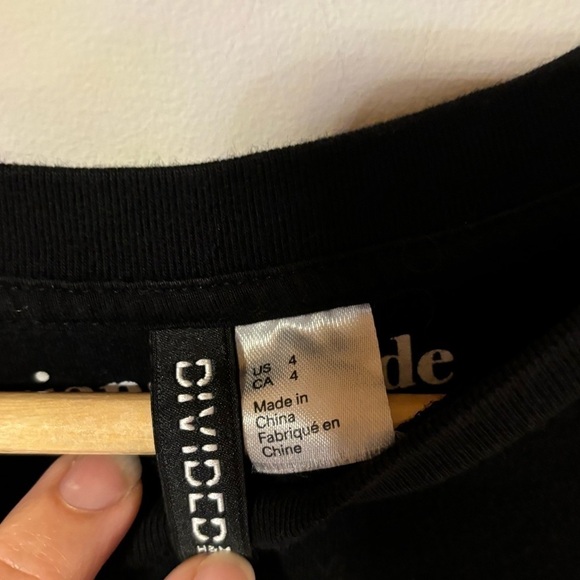 Auction listing-Divided- Ariana Grande Tshirt Dress - Picture 4 of 4